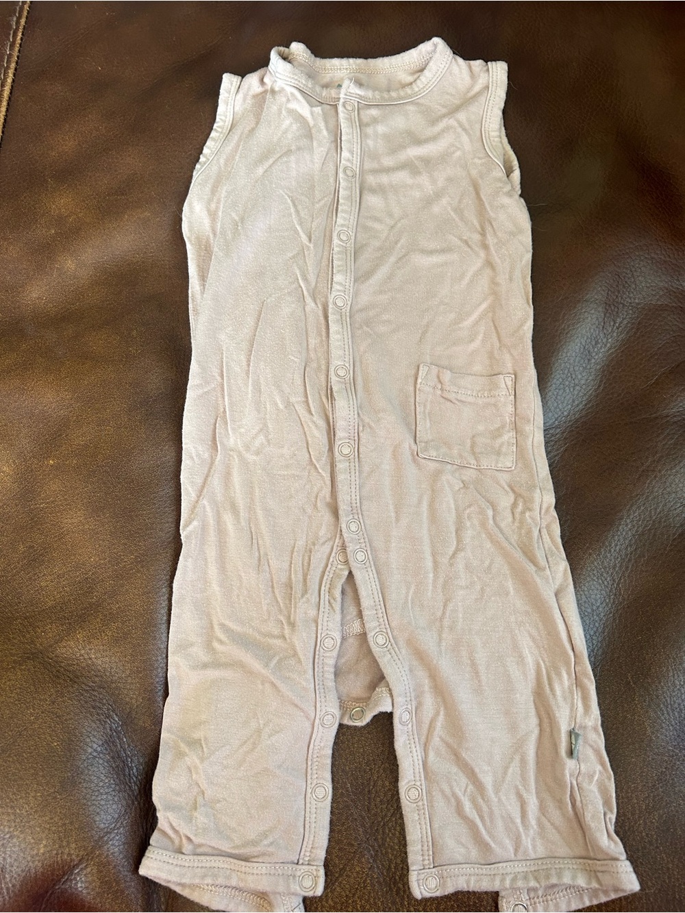 Kyte Sleeveless Tan Baby Romper with Front Snap Closure 12-18 GUC